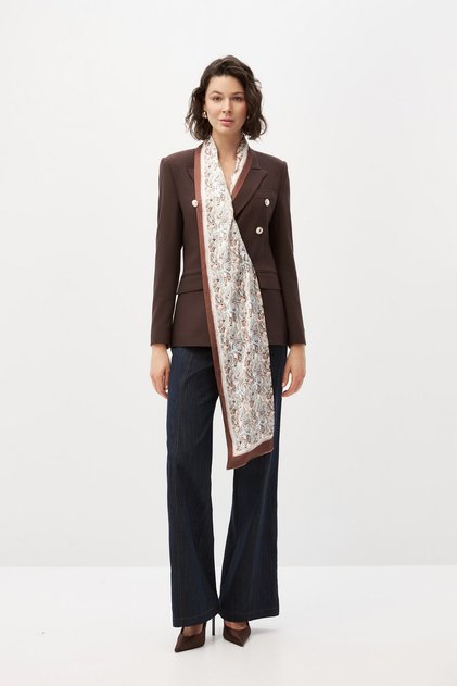 Kahverengi Fularlı Blazer Ceket