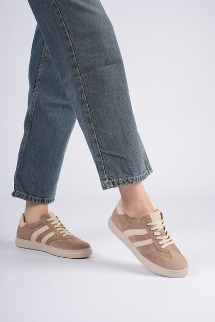 London Women's Sneaker Outer Surface Leather Comfort Soft Sole