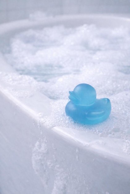 "Ocean Essence Duck Soap – Skin-Friendly and Cheerful Design"