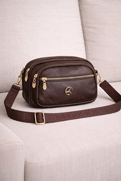 Women's Multi-Compartment Bitter Brown Daily Crossbody Leather Bag – Convenient Model with Zipper