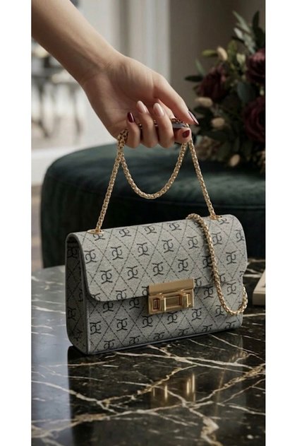 Gold Chain Strap Piece Portfolio Shoulder Bag and Clutch Bag E19B13