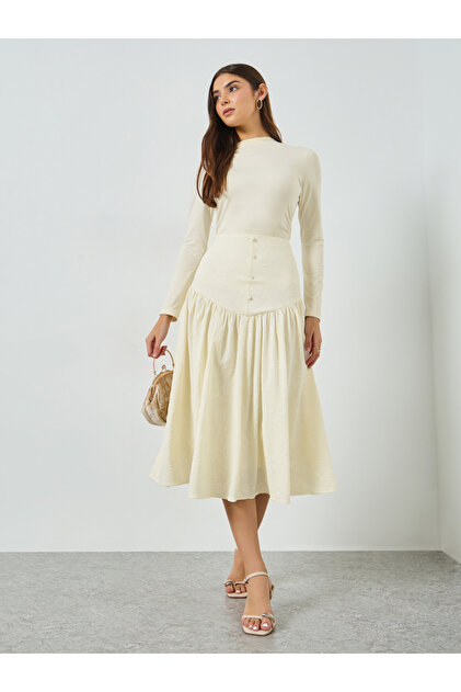 Beige Texture Buttoned Side Pleated Midi Skirt
