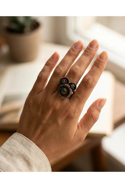 Bronze Women's Ring Antique Jewelry Margazite and Green Stone Inlaid Rotating Model Adjustable Vintage