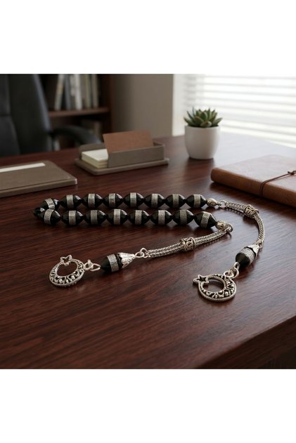 Brass Embroidered Barley Cut 16-Piece Kuka Zaza Prayer Beads