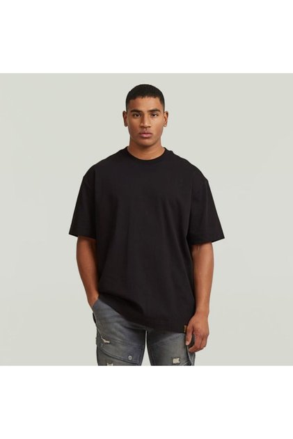 MEN'S BLACK T-SHIRT