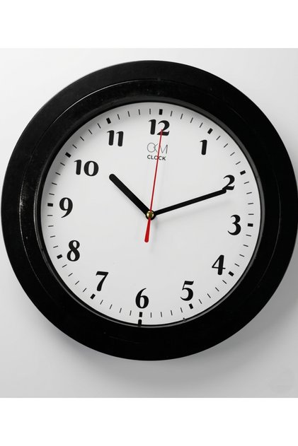 Modern ve Minimalist Duvar Saati (25x25 cm) SİYAH