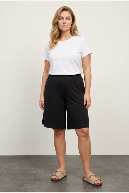 Large Size Elastic Waist Pocket Short Cut Loose Leg Shorts144215