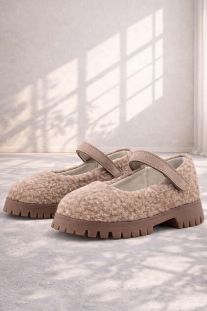 Beige Velcro Thick Soled Girls' Fluffy Shoes Plush Ballet Flats