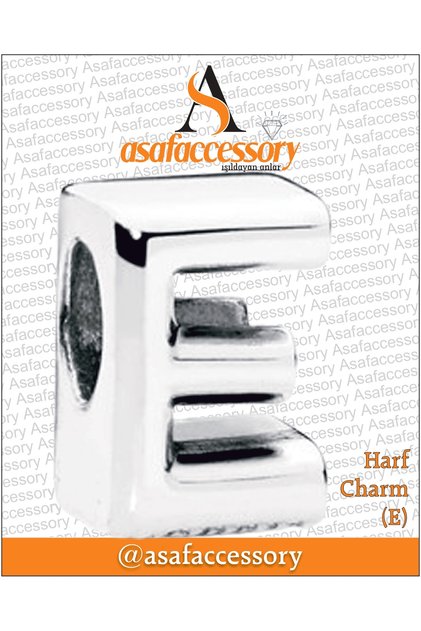 E Harf Charm Gümüş Kaplamadır
