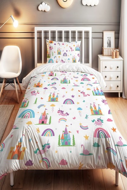Unicornların Şatolu Krallığı Desenli Tek Kişilik Bebek Çocuk Nevresim Seti