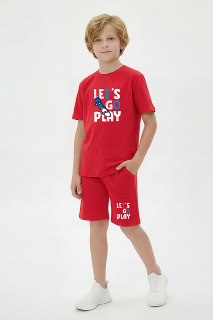 Round Neck T-Shirt and Colorful Capri Pants with Print Detail for Boys