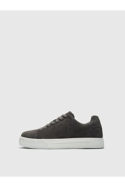 Adidași din piele întoarsă