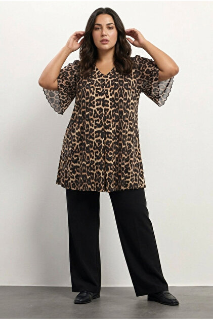 Plus Size Short-Sleeve V-Neck Detail Lined Leopard Print Tulle T-shirt 304341