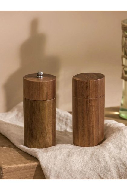 Wooden Salt and Pepper Shakers (S6)
