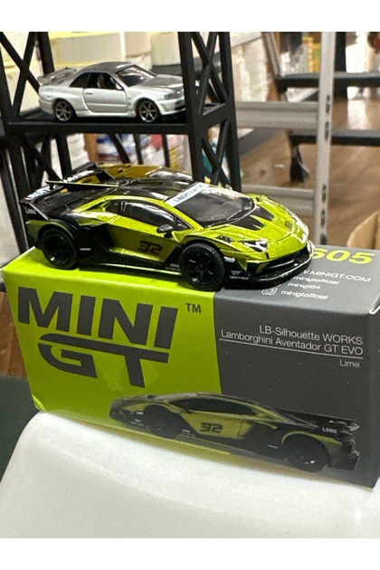 mini gt Lamborghini Aventador GT EVO LB-Silhouette WORKS LİME