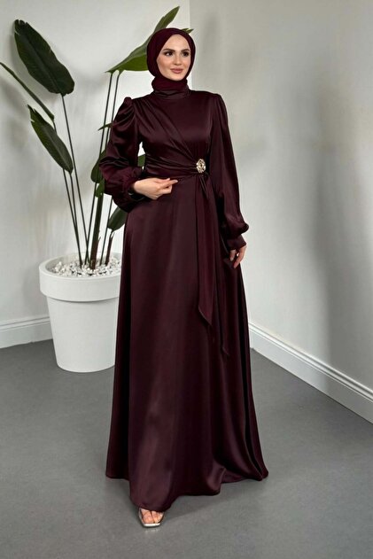 MERVEN AKYÜZ Crimson Rose Yandan Tokalı Saten Abiye Mürdüm