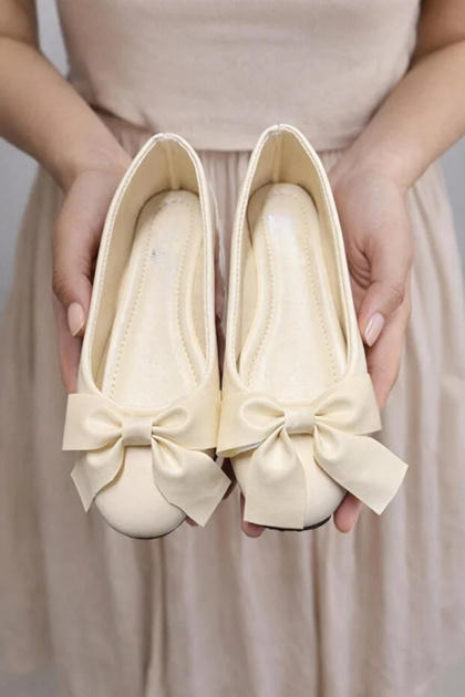 Elegant Women's Daily Wear Ribbon Detailed Round Toe Soft Stylish Ballerinas