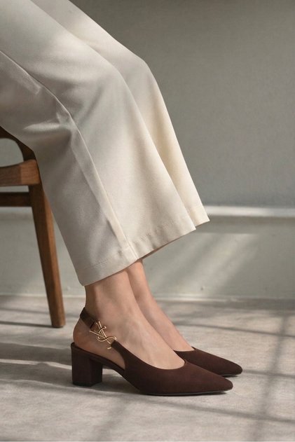Women's Brown Color Pointed Toe Thick Heeled 5 cm Shoes Stylish Daily and Special Occasion Model Trend