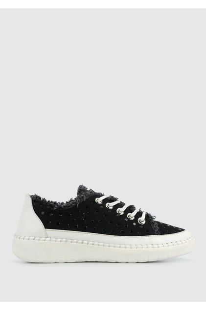 Black women's sneaker