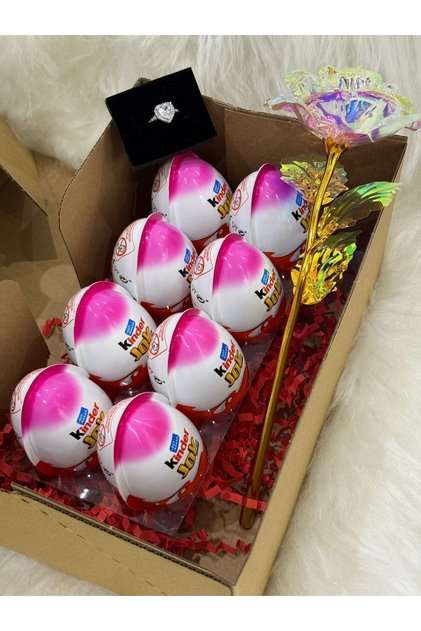 8 Adet Kinder Joy Süpriz Yumurta 1 Adet Ciddi Ilişki Yüzüğü Solmayan Gül Hediye Kutusu