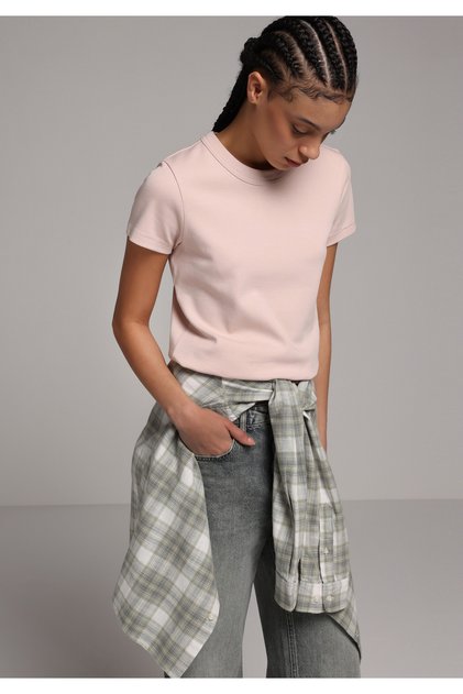 Slim Fit Round Neck Solid Women's Pink Short Sleeve T-Shirt