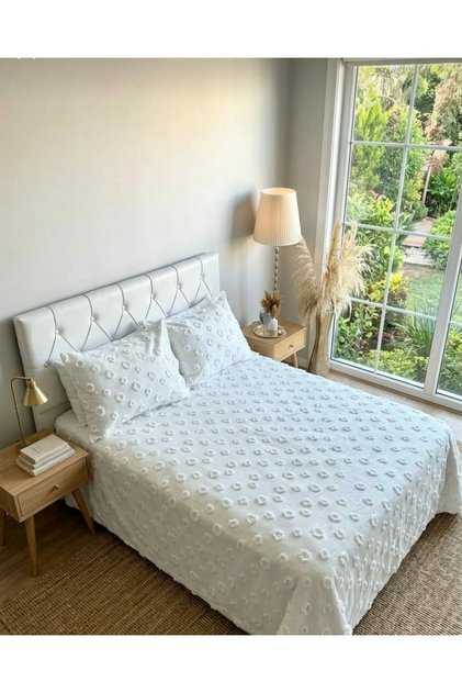 3 Piece Double Bedspread with Pompom Pattern