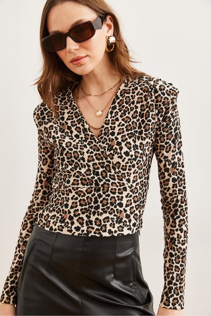 Women's Stone Black Double Breasted Neck Ribbed Stretchy Leopard Blouse Blz- 19002782