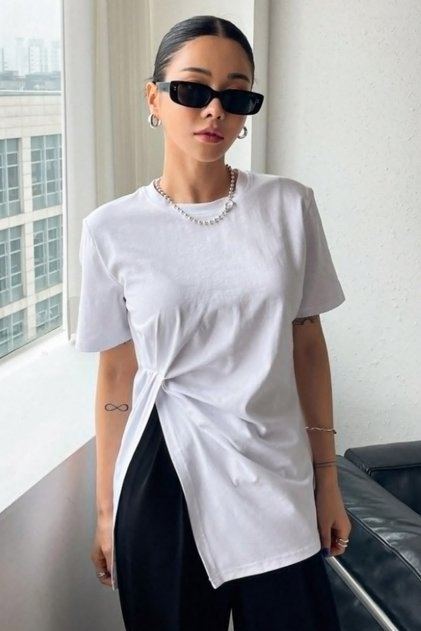 Kadın Asimetrik Tişört Yırtmaçlı Basic Oversize Kısa Kollu Modern Şık T-Shirt