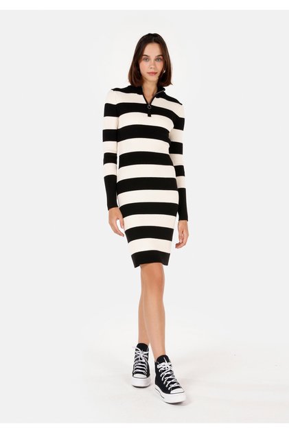Slim Fit Women's Black Long Sleeve Dress