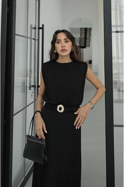 Havo Black Pleated Dress with Gold Belt Detail- Trendyol Havo Black Pleated Dress with Gold Belt Detail- Trendyol