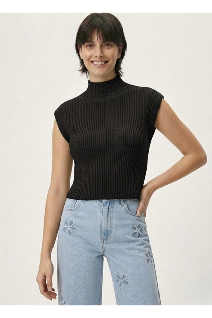 Women's Half Turtleneck Ribbed Knitwear Sleeveless Crop Blouse