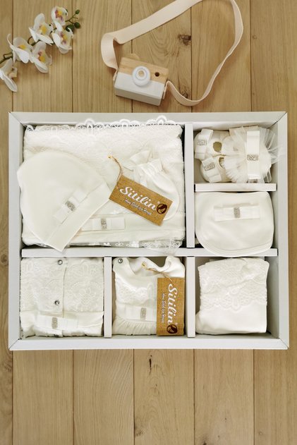 Baby Girl French Lace Luxury White 10-Piece Hospital-Issued Newborn Set Stl4560