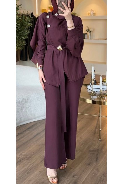 Perla Cape Detailed Belted Gold Buttoned Double Suit – Stylish and Modern Combination