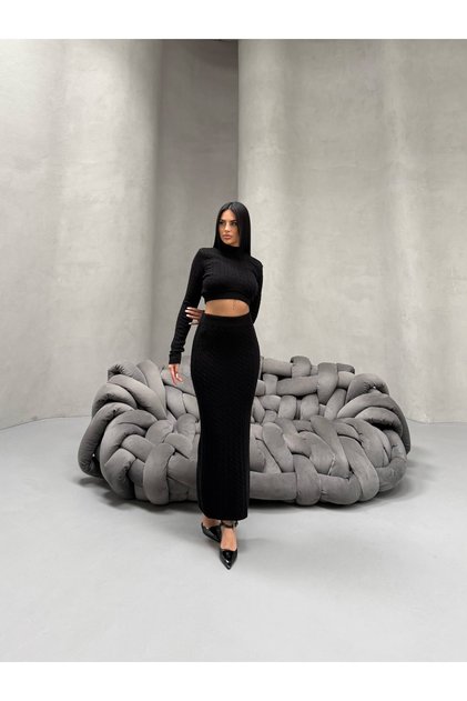 Knitwear Crop Sweater and Slit Long Skirt Set