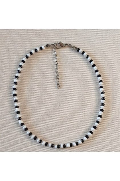 Mixed Strand Pearl Bead Necklace Models - Black and White with Gold Detail