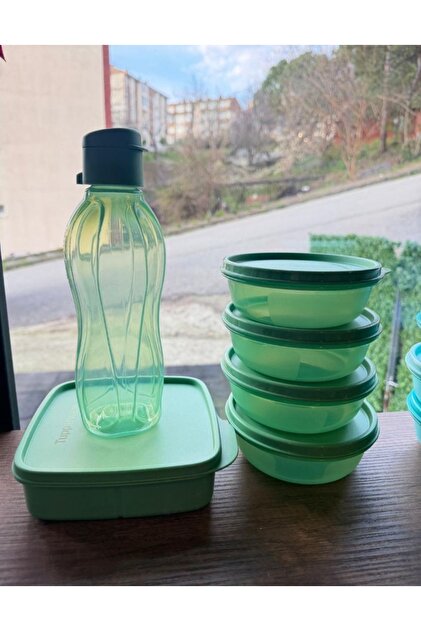 Bölmeli Beslenme Kutusu 550 ML, Şişe 500 ML ve 4 Adet 300 ML Şekerkap.