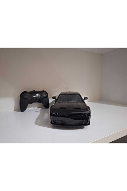 Aksoy Toys Uzaktan Kumandalı Işıklı Dodge Challenger Siyah 1:16