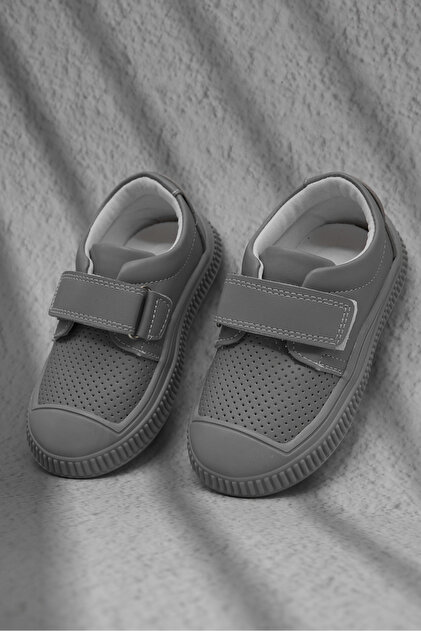 Children's Unisex Gray Children's Velcro Comfortable Fit Sneaker