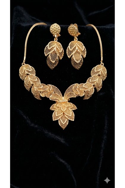 Gold Leaf Kadın Kolye Küpe Set – Zarif Yaprak Desenli, Gösterişli, Şık Abiye & Özel Gün Takı Seti