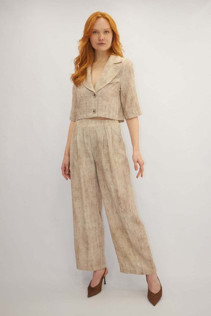 Button Detailed Suit Beige