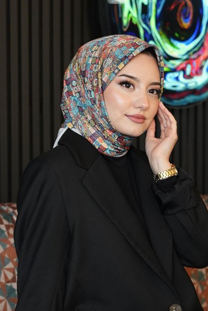 وشاح قطني بنقشة هندسية، باللون الأزرق