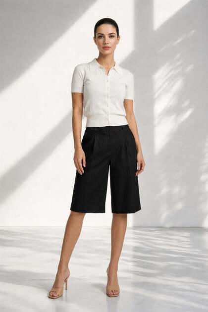 Black 100% Linen Relaxed Fit Pleated Detailed Capri Shorts