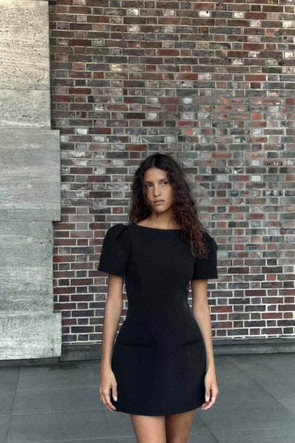 Short Sleeve Basic Dress Black – Stylish Fitted Casual & Event Dress