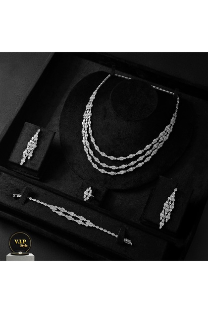 Four-Piece Set of Diamond-Like Zircon Accessories with Box