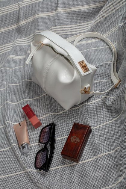 White Hand and Shoulder Bag with Lock Detail and Adjustable Strap (Marteniçka Bracelet Is a Gift!) !))