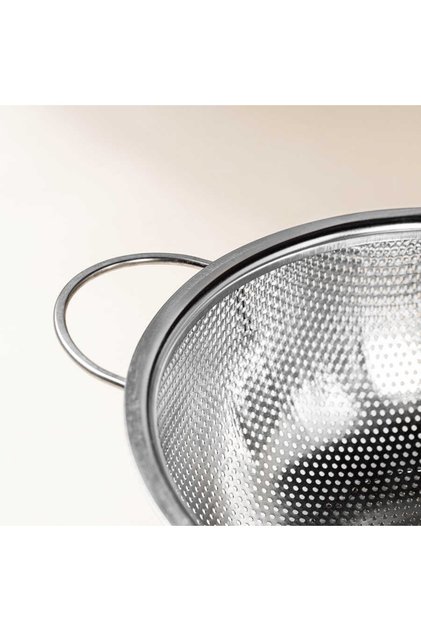 Stainless Steel Strainer with Handle 20.3cm