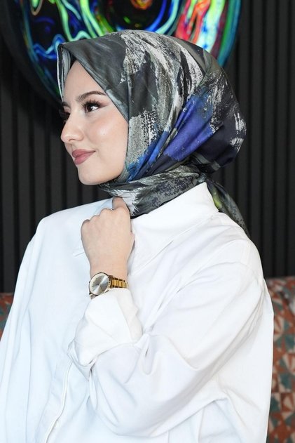 وشاح قطني بنقشة تجريدية، باللون الرمادي الداكن