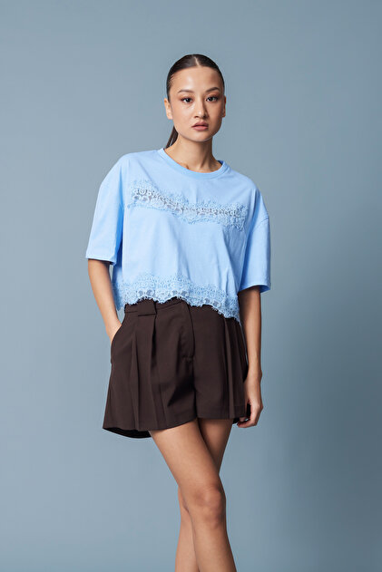 DANTEL DETAYLI KISA KOLLU T-SHIRT