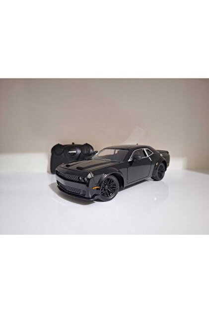 Aksoy Toys Uzaktan Kumandalı Işıklı Dodge Challenger Siyah 1:16