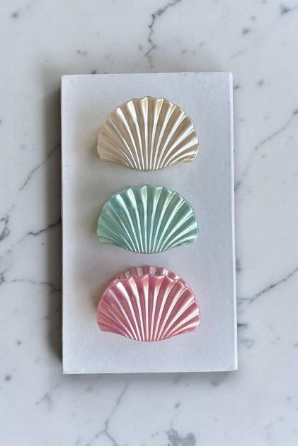Pearlescent shiny 3-piece oyster model hair clip